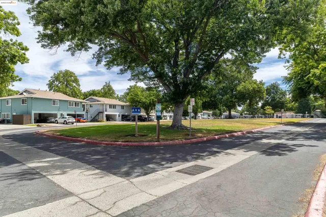 $315,000 | 1064 Mohr Lane, Unit C, Concord, CA 94518