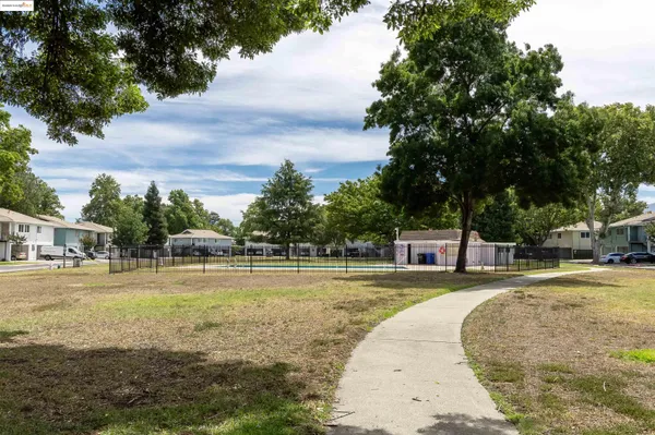 $315,000 | 1064 Mohr Lane, Unit C, Concord, CA 94518
