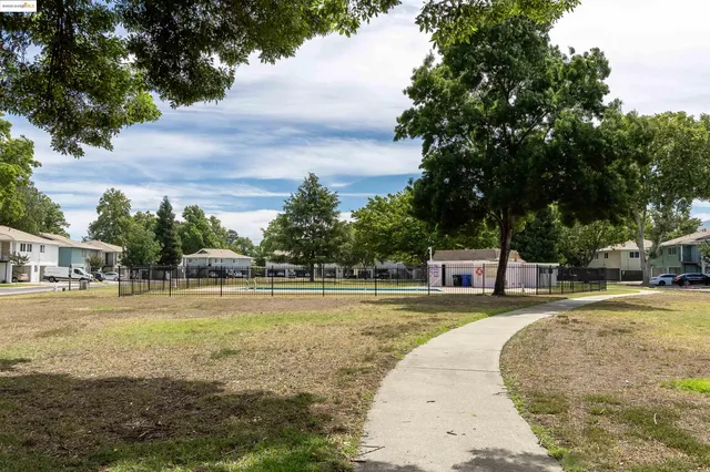 $315,000 | 1064 Mohr Lane, Unit C, Concord, CA 94518