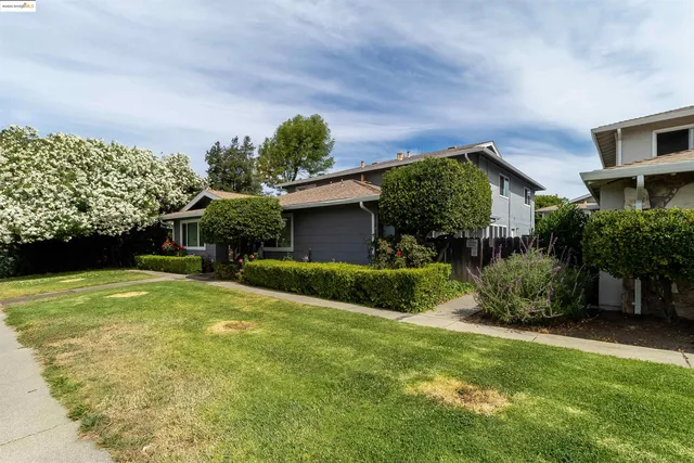 $315,000 | 1064 Mohr Lane, Unit C, Concord, CA 94518