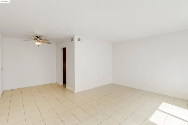 $315,000 | 1064 Mohr Lane, Unit C, Concord, CA 94518