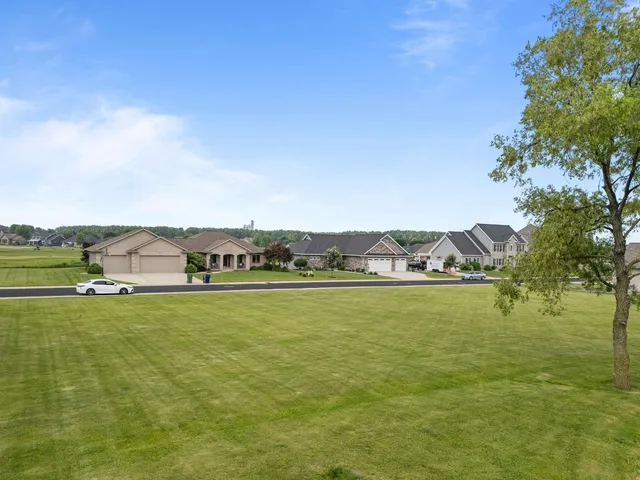 $59,900 | 556 Royal Saint Pats Drive, Wrightstown, WI 54180