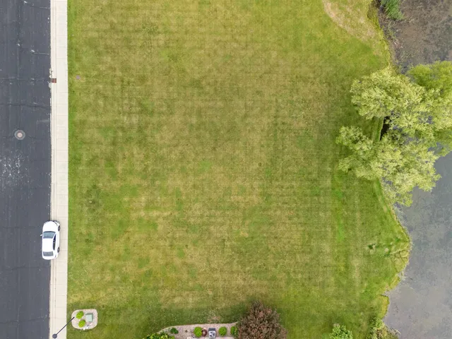 $59,900 | 556 Royal Saint Pats Drive, Wrightstown, WI 54180