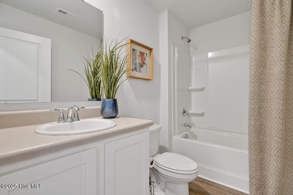 5337 Areca Road, Unit LOT 422 Castle Hayne, NC 28429 - Photo 5 of 44 The photos you see here are for illustration purposes only, interior and exterior features, options, colors and selections will vary from the homes as built.