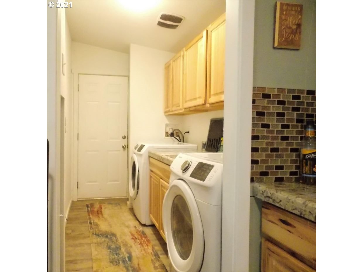 207 Maple Street Myrtle Point, OR 97458 - Photo 12 of 14 Gallery Image 12