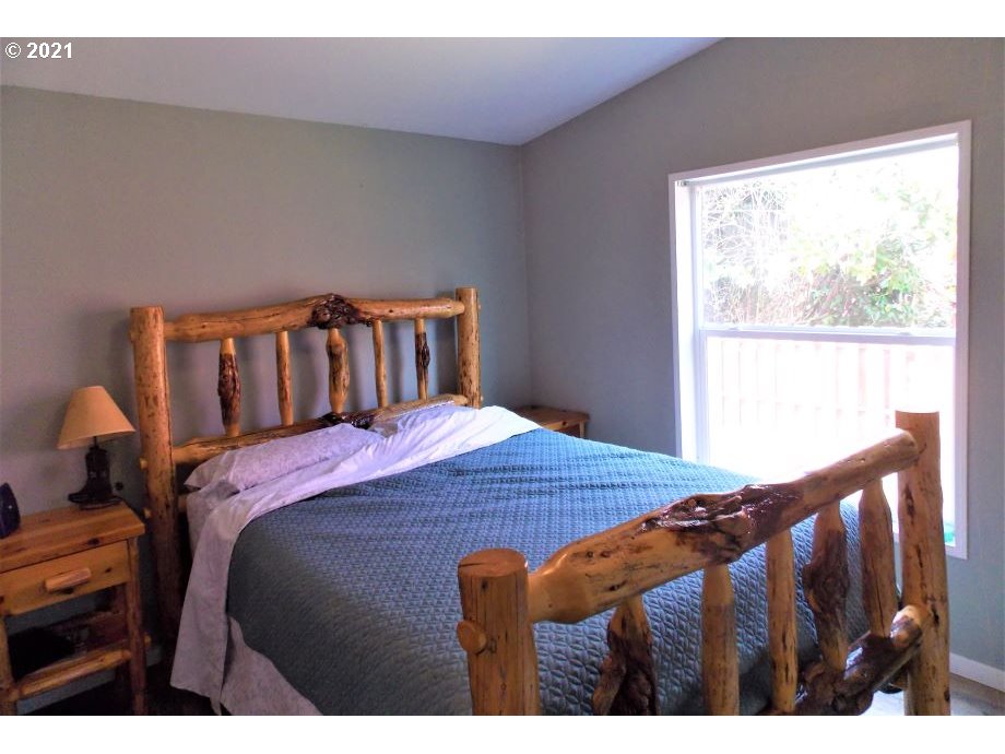 207 Maple Street Myrtle Point, OR 97458 - Photo 13 of 14 Gallery Image 13