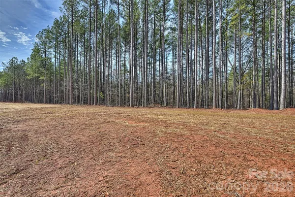 $469,000 | 2287 Lee Lawing Road, Lincolnton, NC 28092