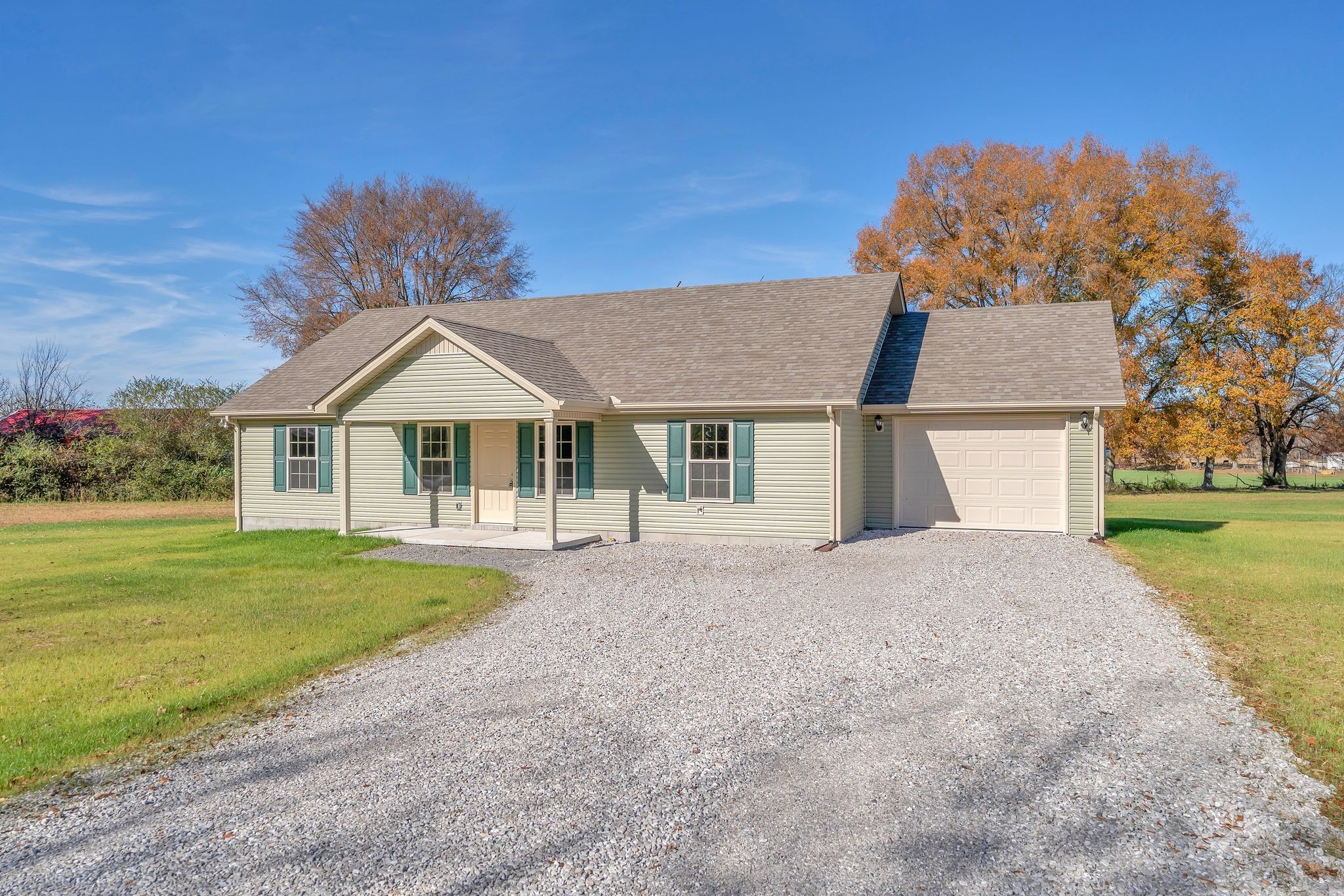 517 Paynes Church Road Winchester, TN 37398 - Photo 3 of 36 a front view of a house with garden