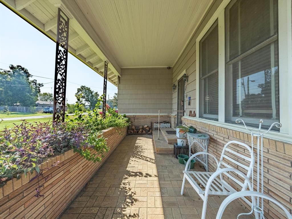 111 Munns Powell, TX 75153 - Photo 4 of 39