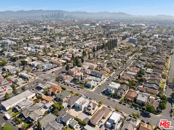 $1,249,000 | 4051 Normandie Avenue, Los Angeles, CA 90037