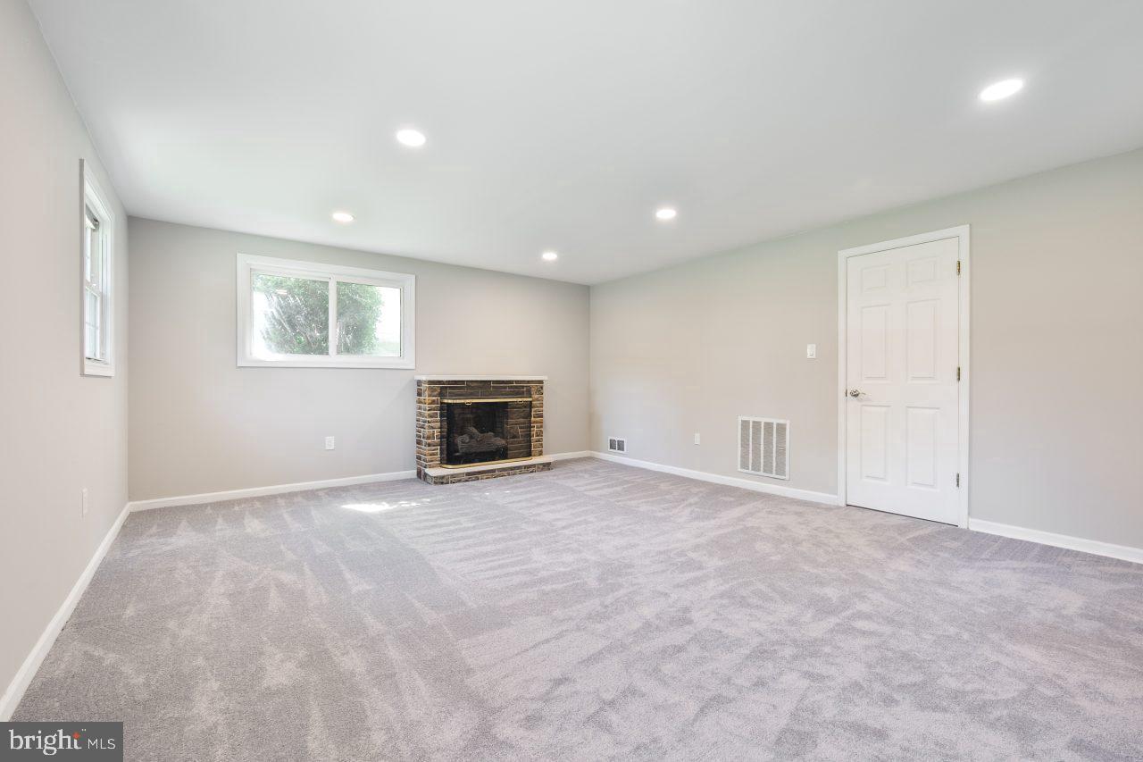 6806 Nashville Road Hyattsville, MD 20784 - Photo 18 of 30 Second Living Room