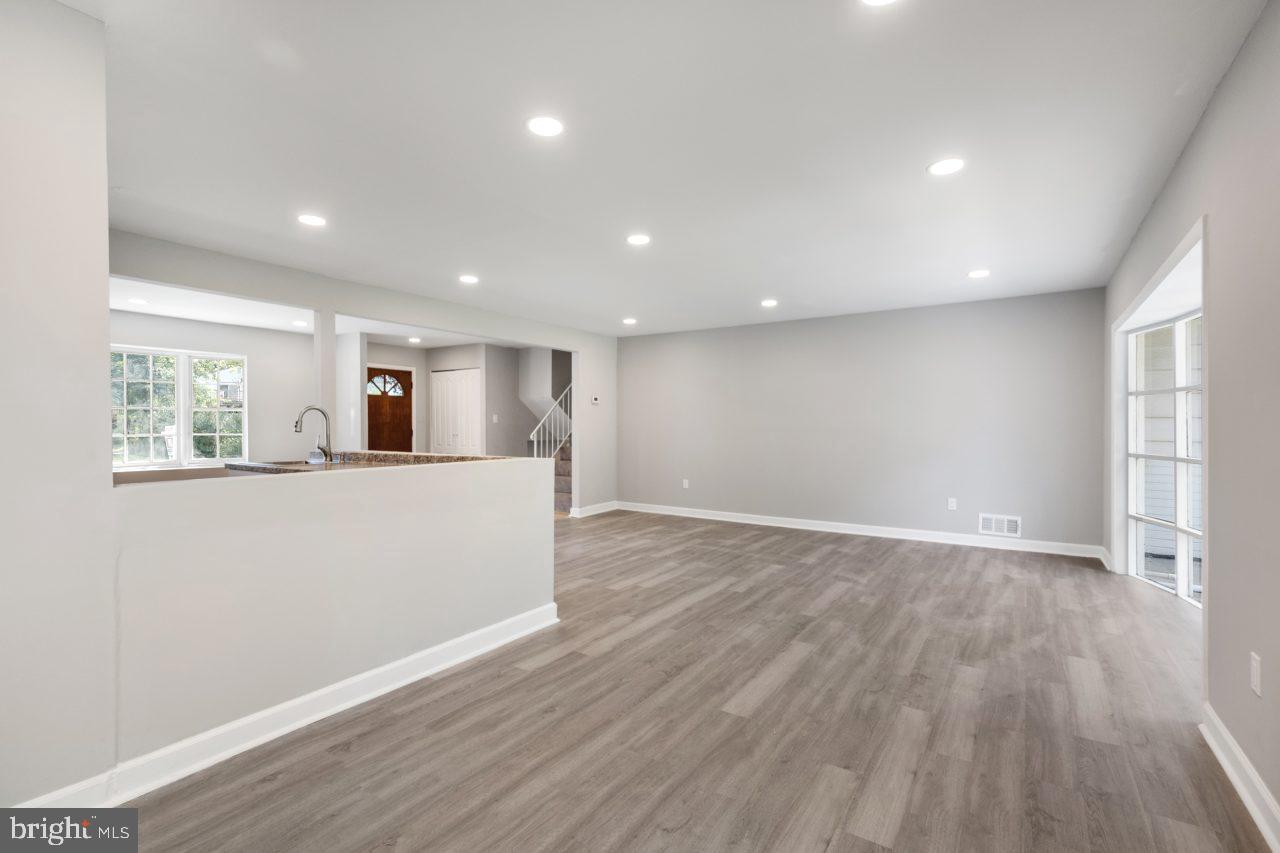 6806 Nashville Road Hyattsville, MD 20784 - Photo 9 of 30 Dinning/ 1st Living Room