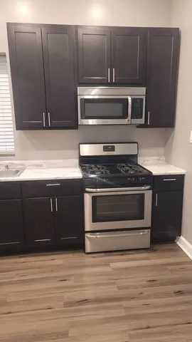 $2,600 | 1845 North Mozart Street, Unit 1, Chicago, IL 60647