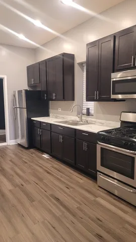 $2,600 | 1845 North Mozart Street, Unit 1, Chicago, IL 60647