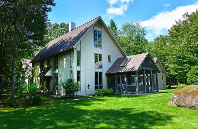 $995,000 | 27 Lee Farm Road, Hancock, NH 03449