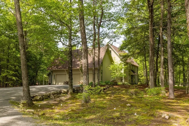 $995,000 | 27 Lee Farm Road, Hancock, NH 03449