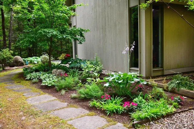 $995,000 | 27 Lee Farm Road, Hancock, NH 03449