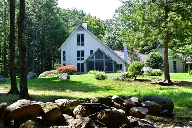 $995,000 | 27 Lee Farm Road, Hancock, NH 03449