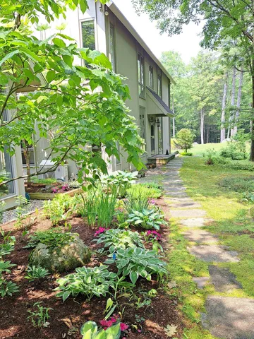 $995,000 | 27 Lee Farm Road, Hancock, NH 03449