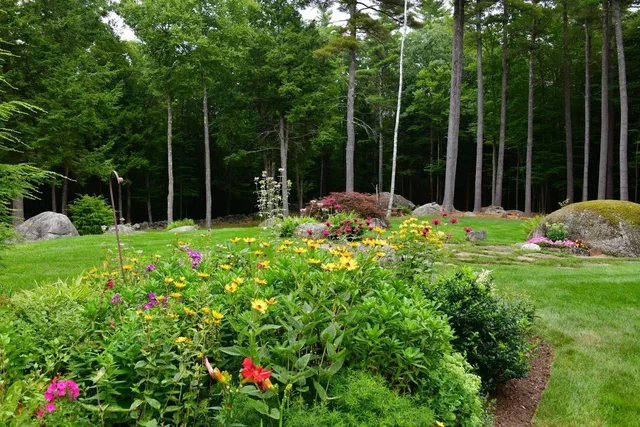 $995,000 | 27 Lee Farm Road, Hancock, NH 03449