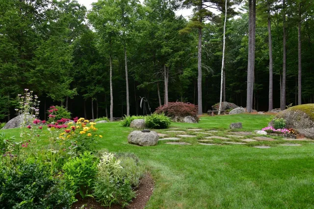 $995,000 | 27 Lee Farm Road, Hancock, NH 03449