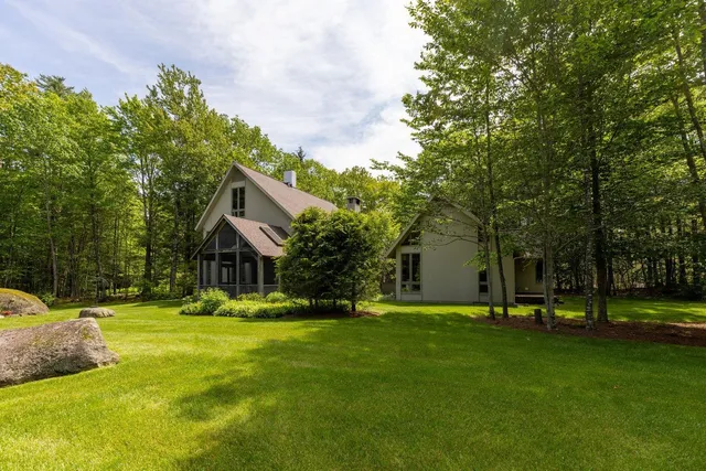 $995,000 | 27 Lee Farm Road, Hancock, NH 03449