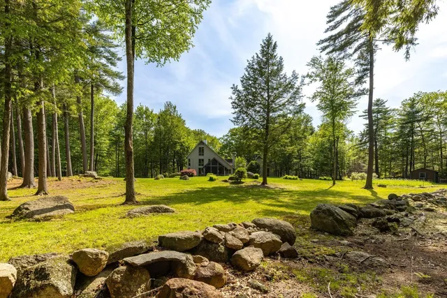 $995,000 | 27 Lee Farm Road, Hancock, NH 03449