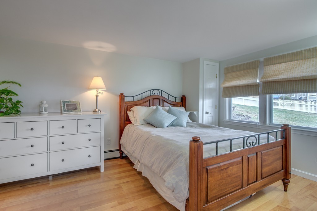 12 Hillside Road Ipswich, MA 01938 - Photo 10 of 28 Gallery Image 10