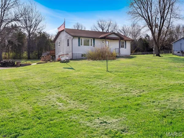 $250,000 | 950 Martha Avenue, Catawissa, MO 63015