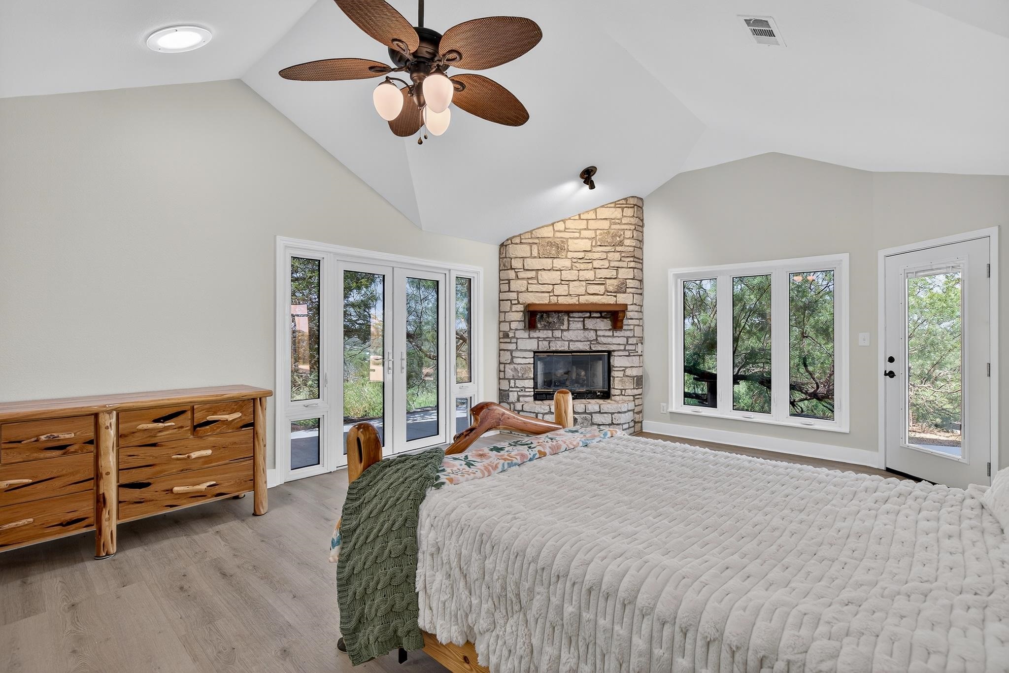 95 Gateway North Marble Falls, TX 78654 - Photo 13 of 30 a bed room with a bed and a window