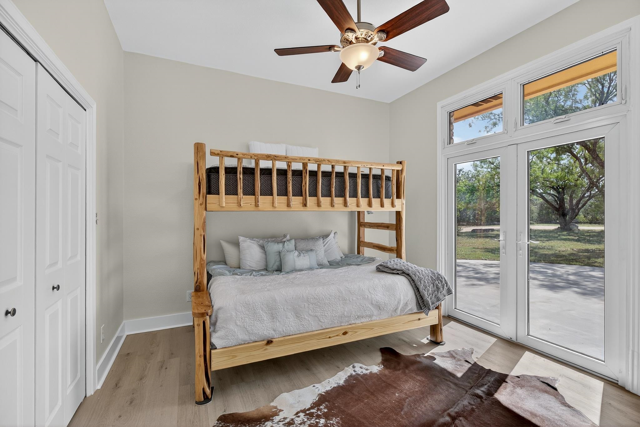 95 Gateway North Marble Falls, TX 78654 - Photo 19 of 30 a bedroom with a bed and a window