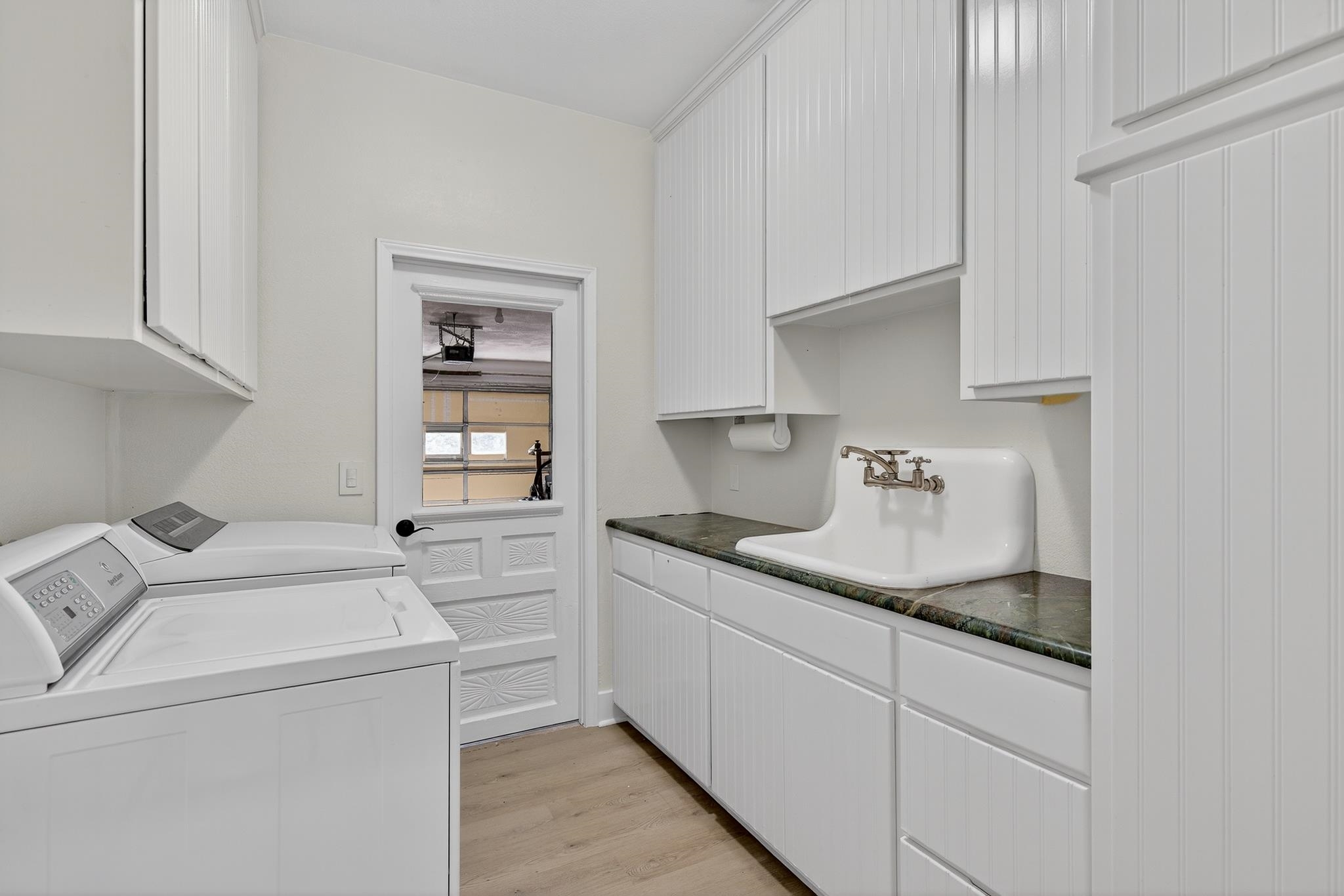 95 Gateway North Marble Falls, TX 78654 - Photo 21 of 30 a kitchen with sink and cabinets