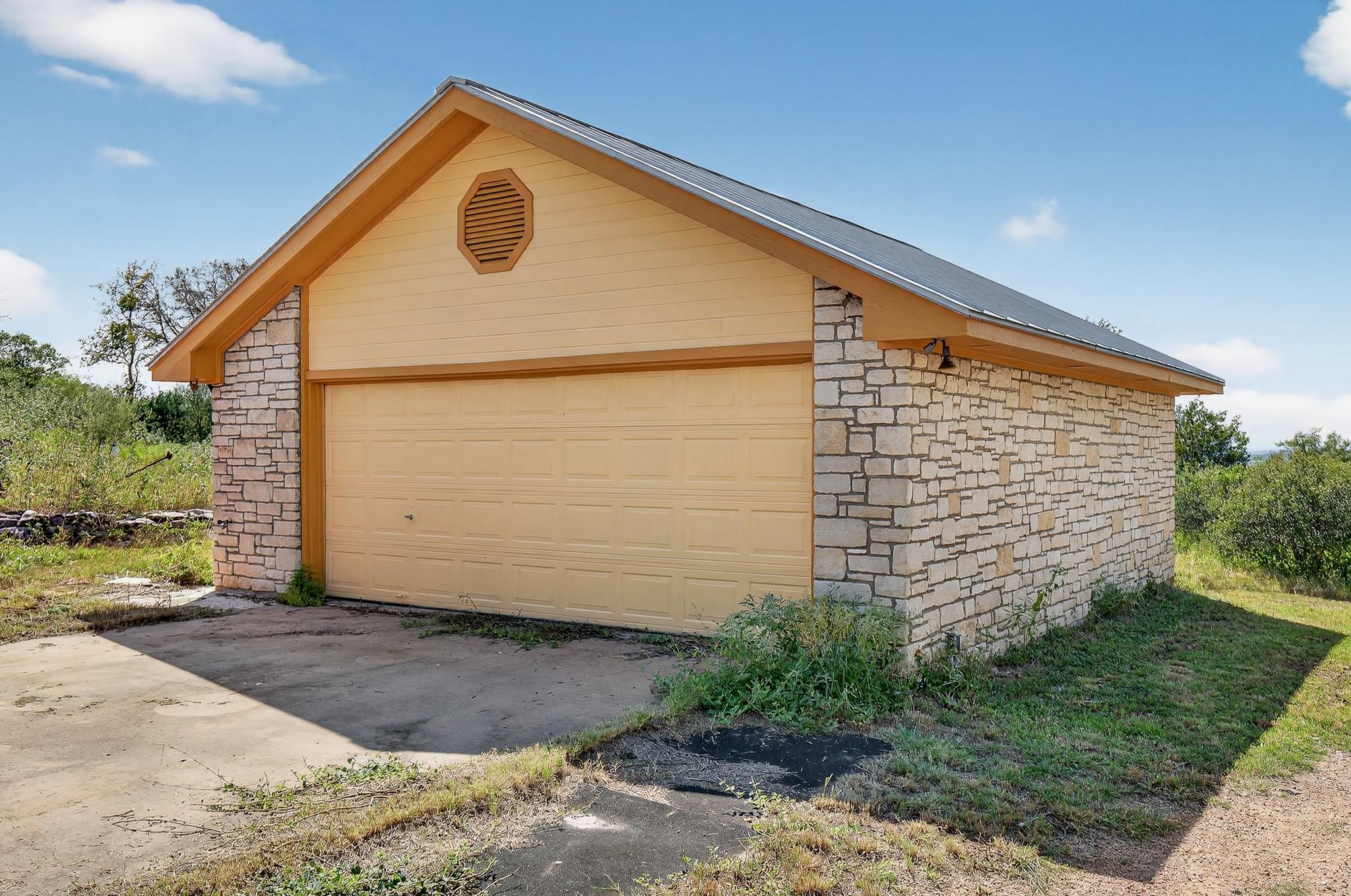 95 Gateway North Marble Falls, TX 78654 - Photo 25 of 30 a view of outdoor space and yard