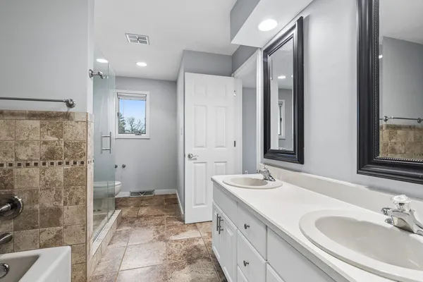 $360,000 | 1005 Madiera Drive, Shorewood, IL 60404