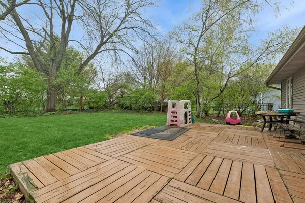 $360,000 | 1005 Madiera Drive, Shorewood, IL 60404