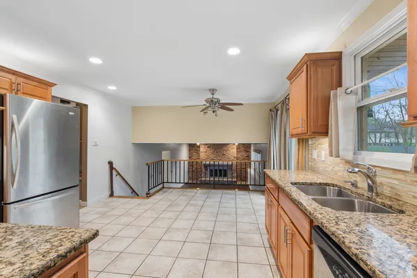 $360,000 | 1005 Madiera Drive, Shorewood, IL 60404