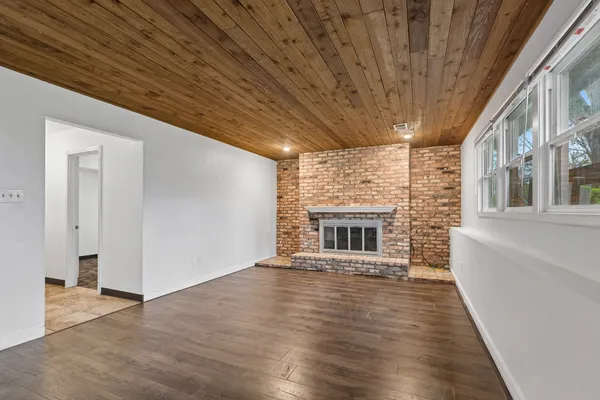 $360,000 | 1005 Madiera Drive, Shorewood, IL 60404
