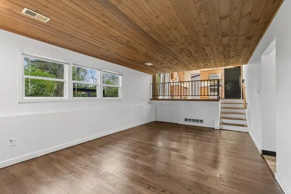 $360,000 | 1005 Madiera Drive, Shorewood, IL 60404