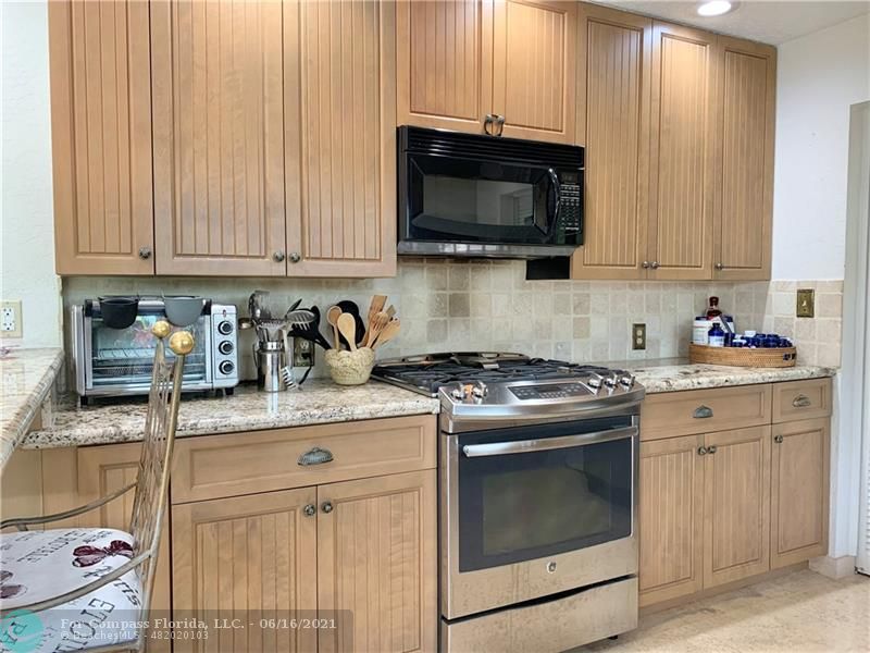 451 Northeast 25th Terrace Boca Raton, FL 33431 - Photo 27 of 48