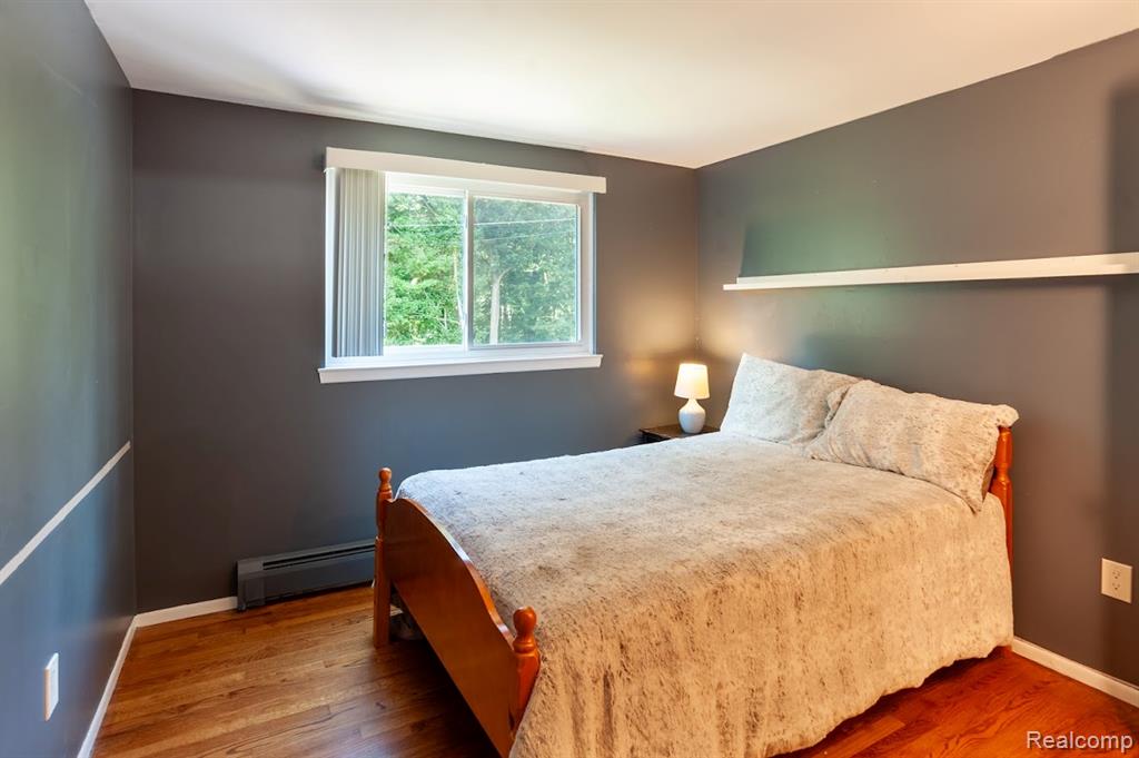 16087 Riverside Street Livonia, MI 48154 - Photo 40 of 46 Gallery Image 40