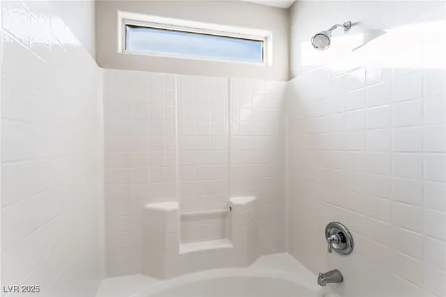 $2,450 | 2723 Mossy Oaks Lane, Las Vegas, NV 89142