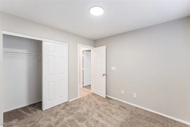 $2,450 | 2723 Mossy Oaks Lane, Las Vegas, NV 89142