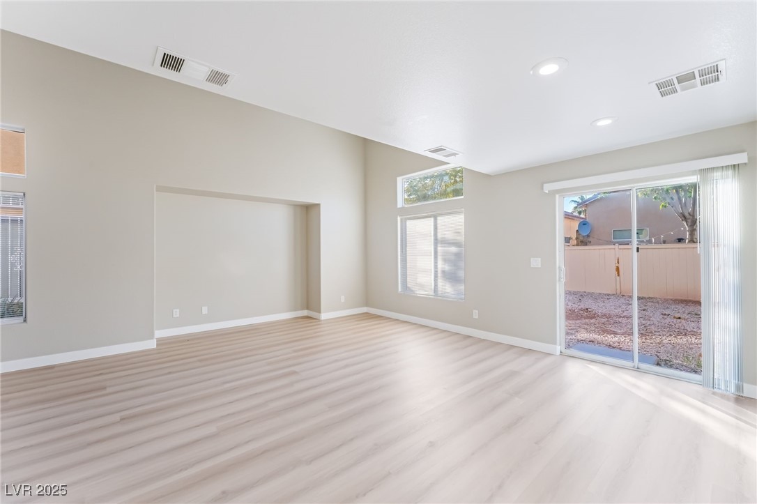 2723 Mossy Oaks Lane Las Vegas, NV 89142 - Photo 4 of 24