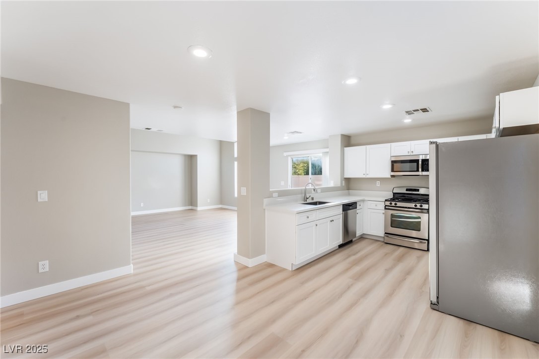 2723 Mossy Oaks Lane Las Vegas, NV 89142 - Photo 6 of 24