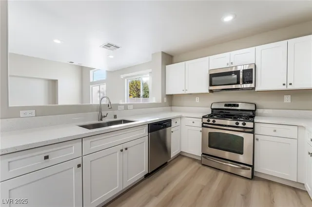 $2,450 | 2723 Mossy Oaks Lane, Las Vegas, NV 89142