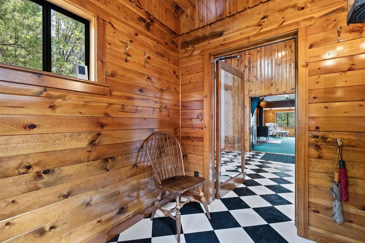 25833 Lyons Dam Road Twain Harte, CA 95383 - Photo 4 of 60 Airlock Entry