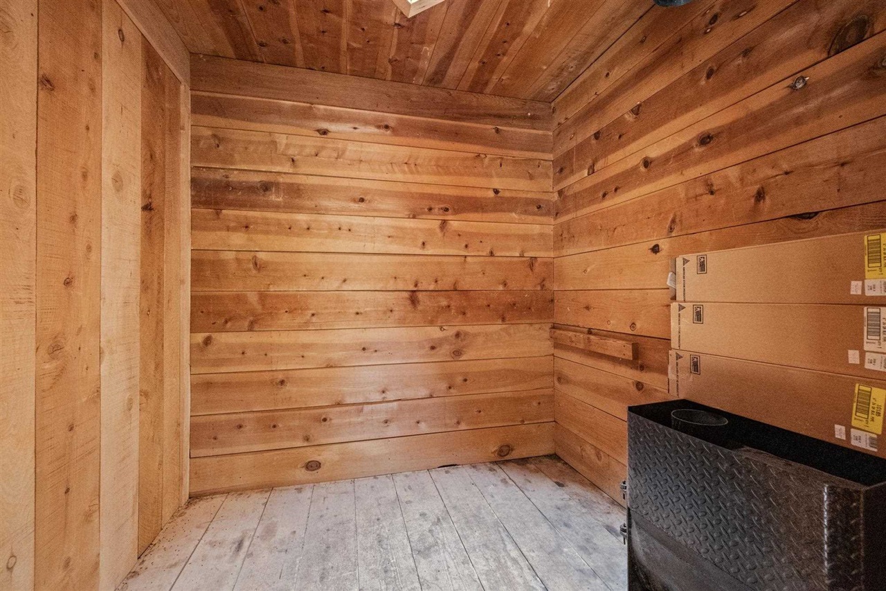 25833 Lyons Dam Road Twain Harte, CA 95383 - Photo 45 of 60 a view of walk in closet