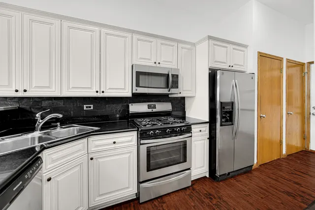 $2,995 | 1017 Arbor Court, Mount Prospect, IL 60056