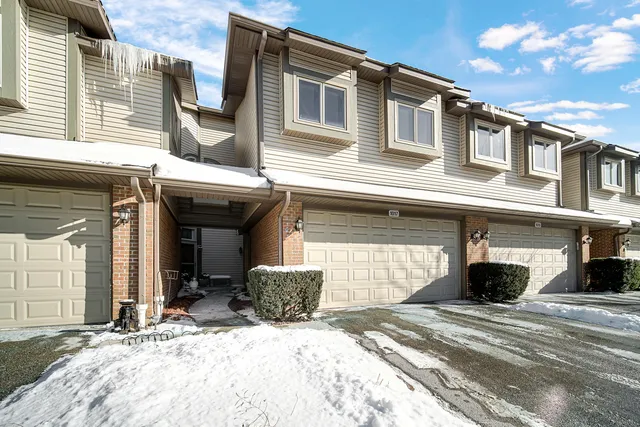 $2,995 | 1017 Arbor Court, Mount Prospect, IL 60056