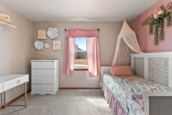 $365,000 | 364 Wooden Shoe Circle, Kaukauna, WI 54130
